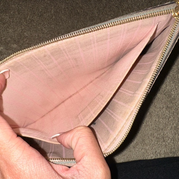 Louis Vuitton wallet - Picture 6 of 8